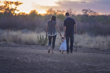 familyprayingtogether